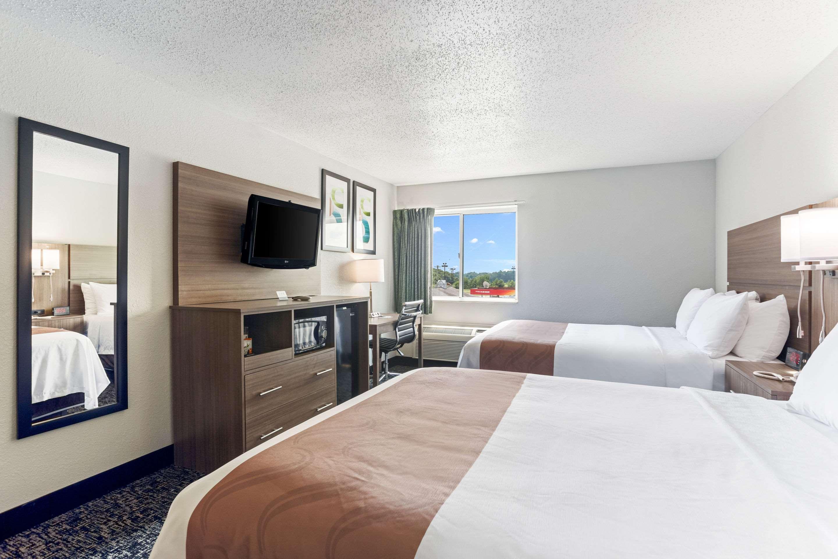Quality Inn & Suites Ferdinand Luaran gambar