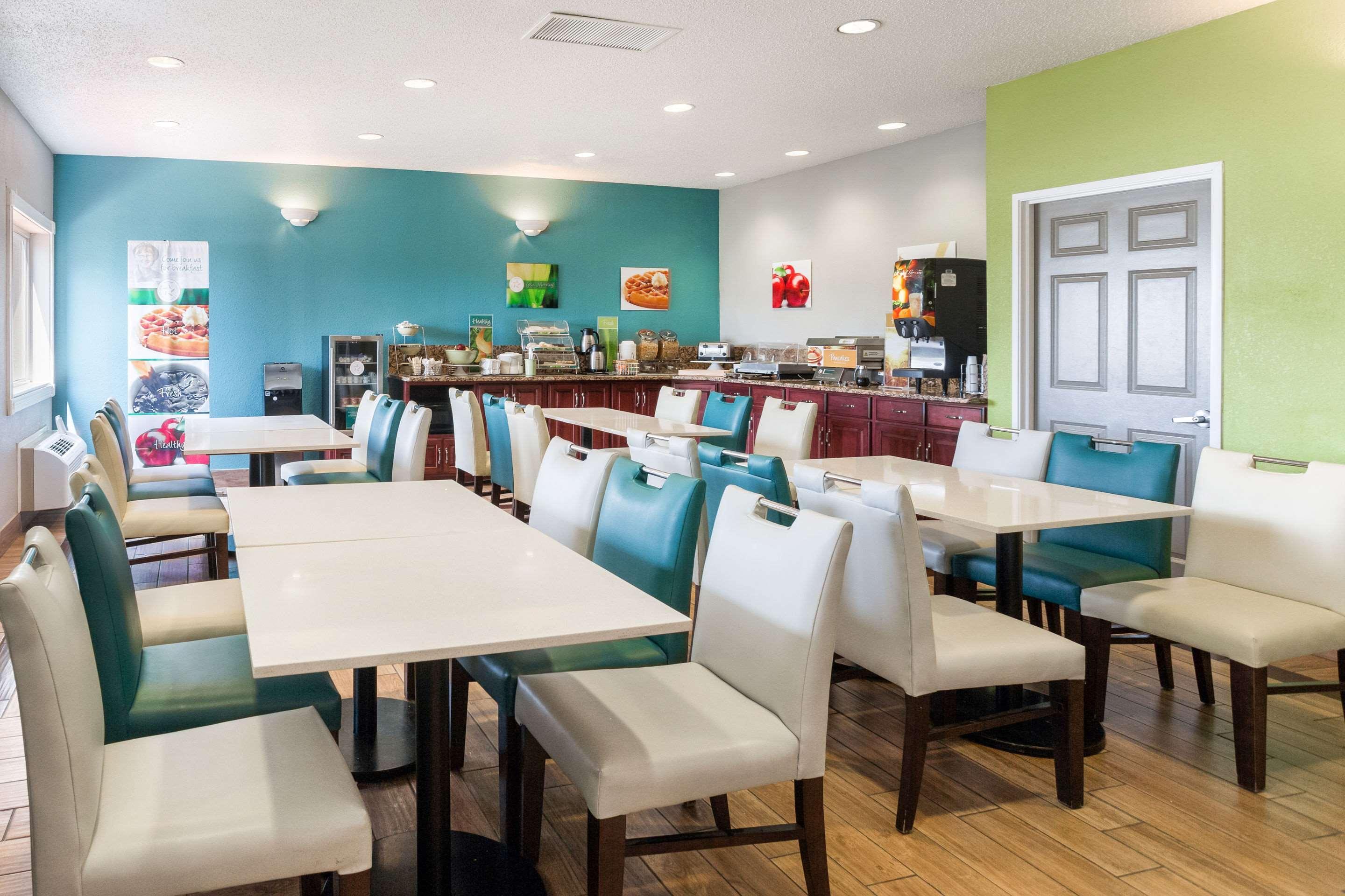 Quality Inn & Suites Ferdinand Luaran gambar