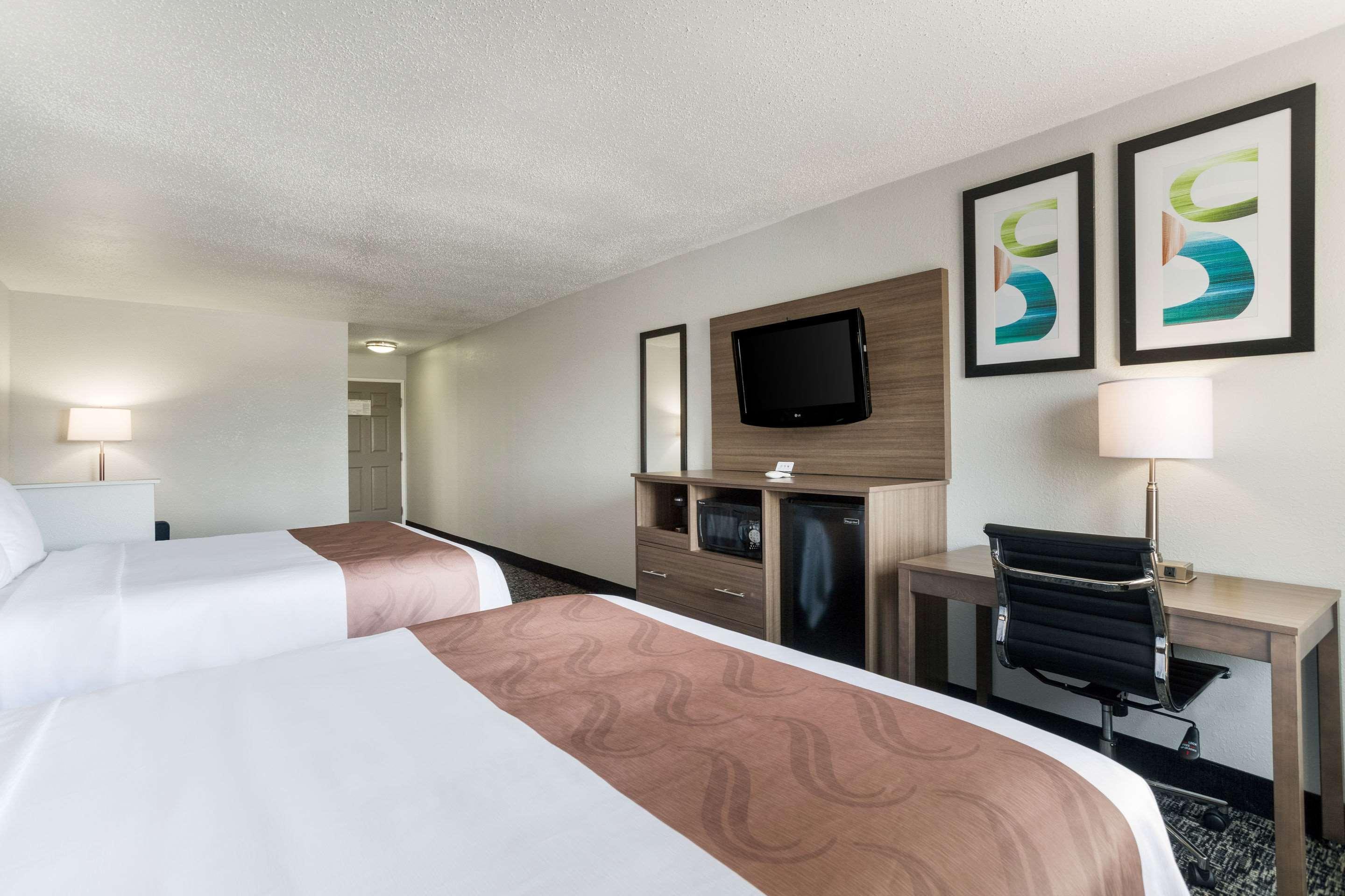 Quality Inn & Suites Ferdinand Luaran gambar