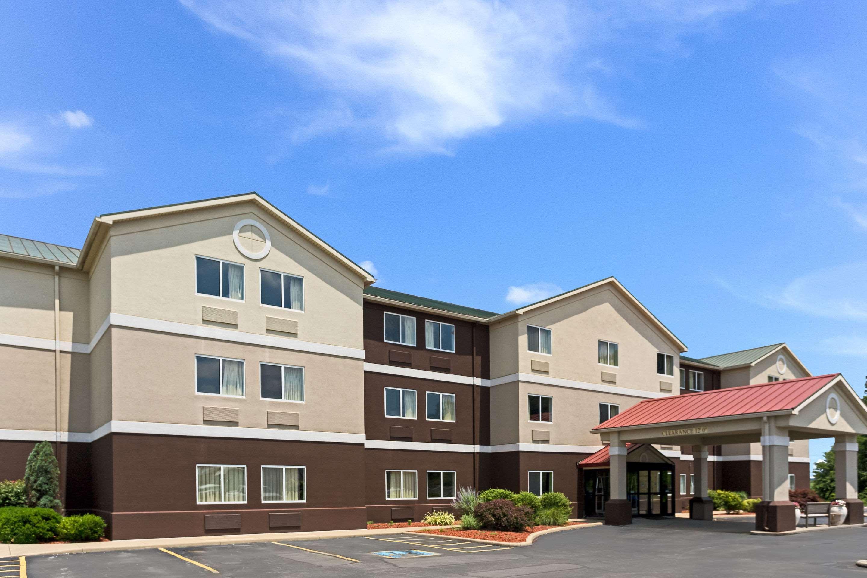 Quality Inn & Suites Ferdinand Luaran gambar