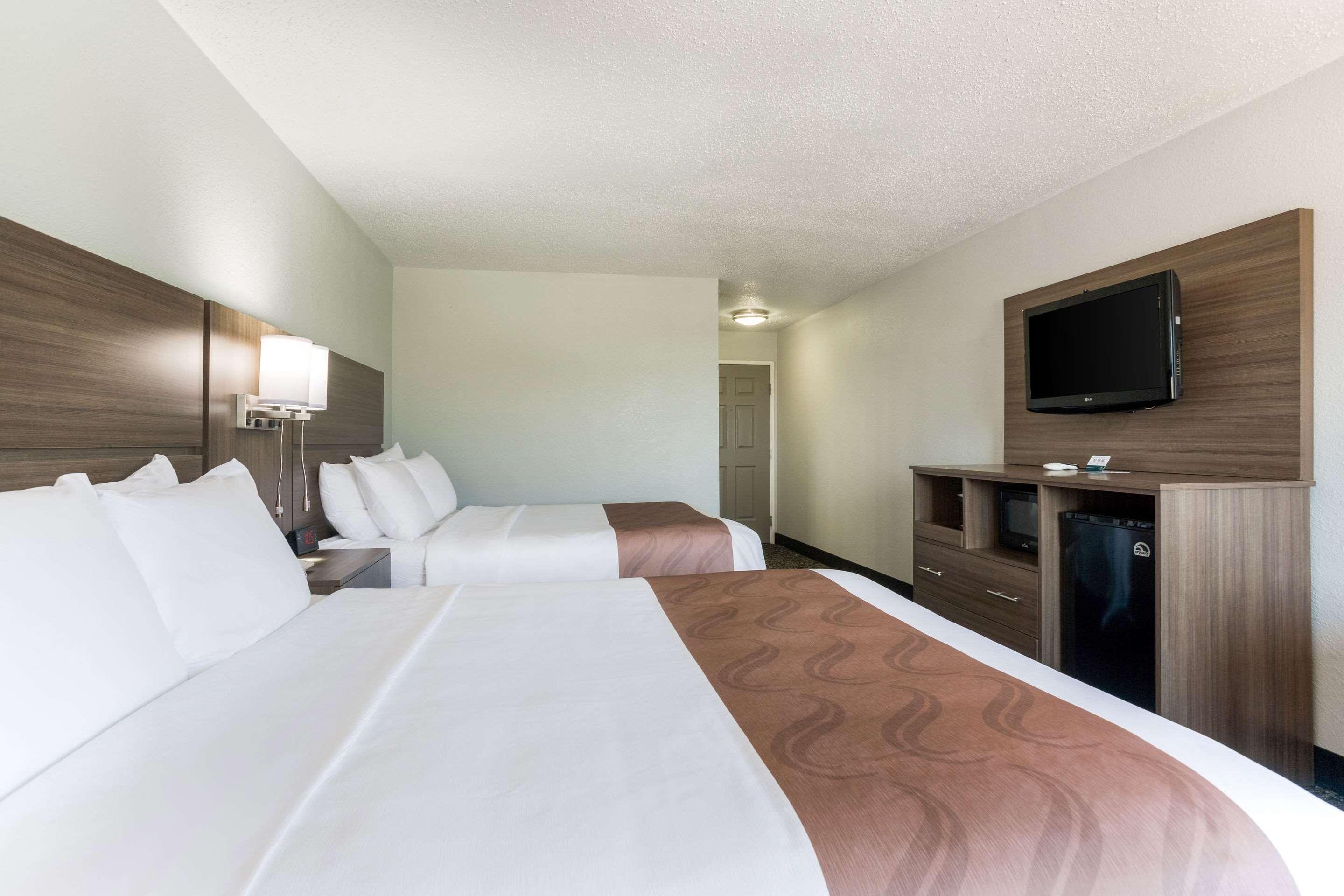 Quality Inn & Suites Ferdinand Luaran gambar