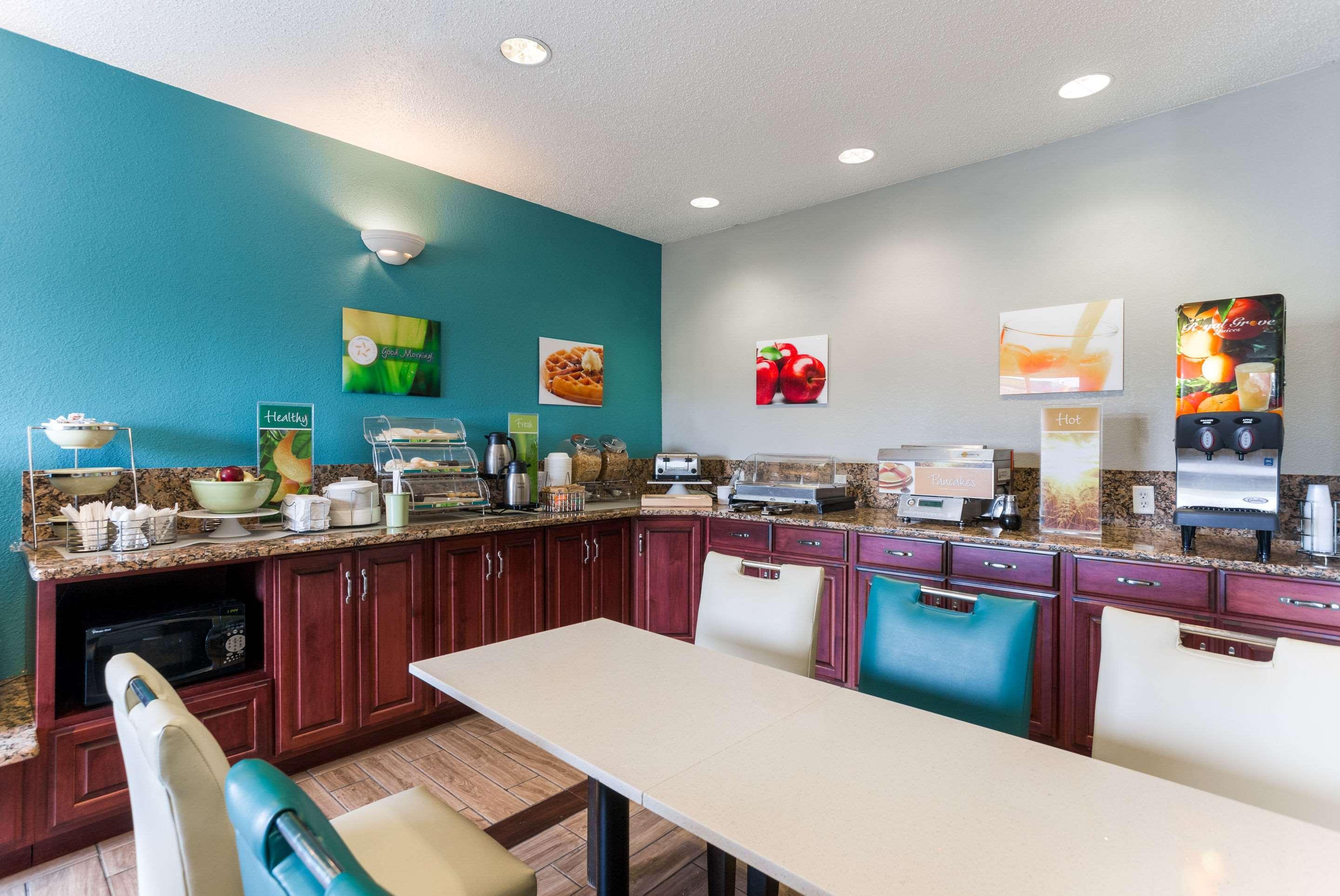 Quality Inn & Suites Ferdinand Luaran gambar