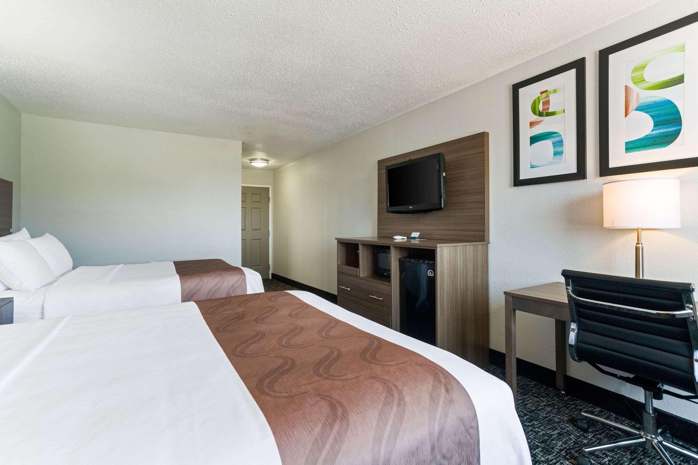 Quality Inn & Suites Ferdinand Luaran gambar