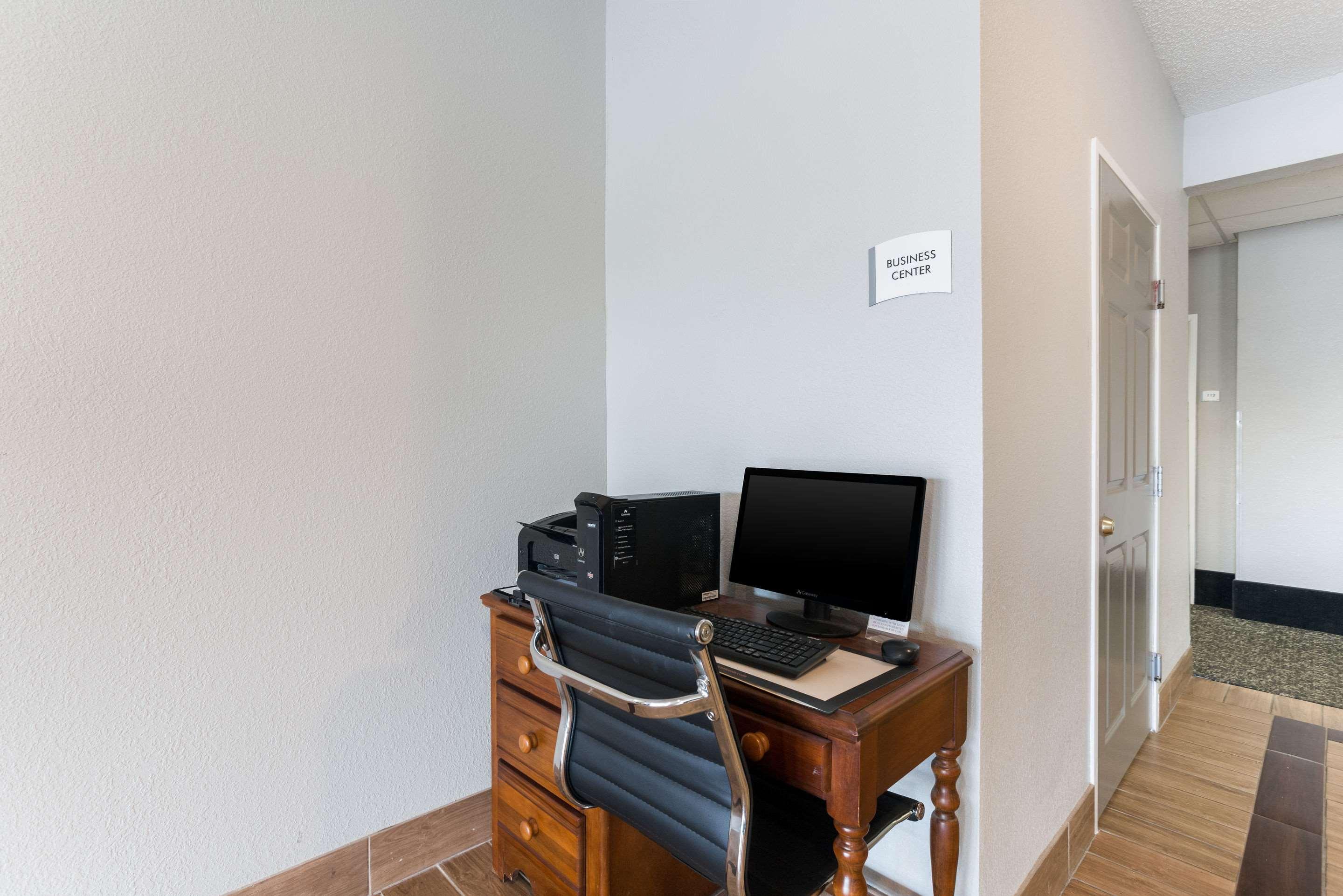 Quality Inn & Suites Ferdinand Luaran gambar