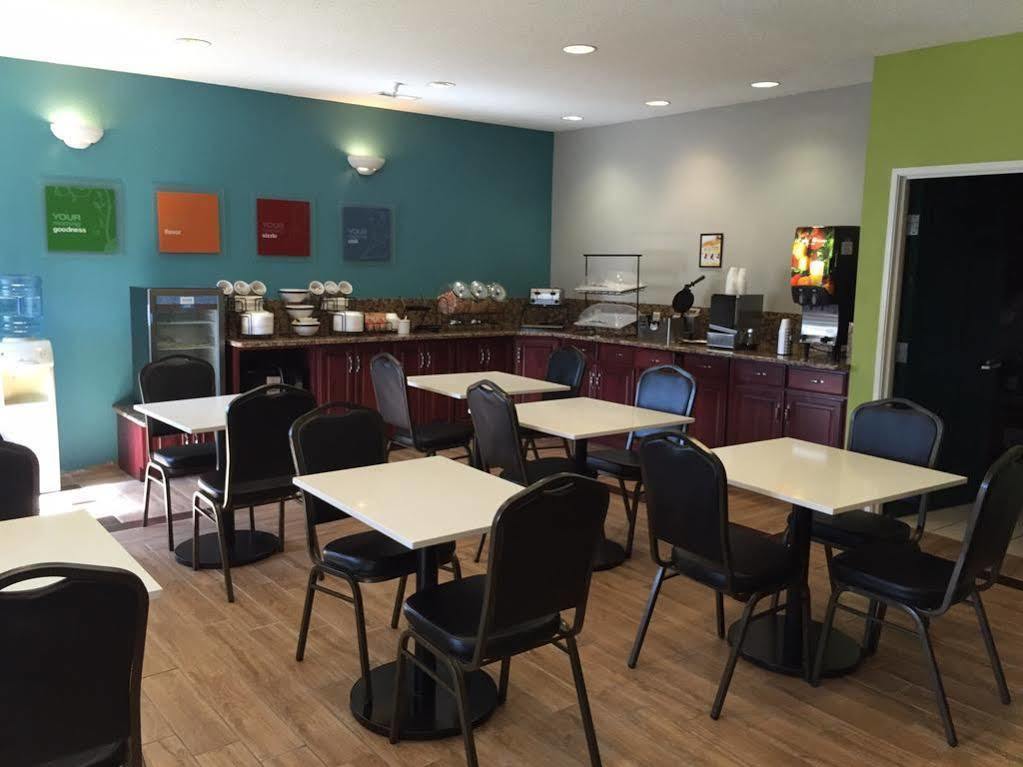 Quality Inn & Suites Ferdinand Luaran gambar