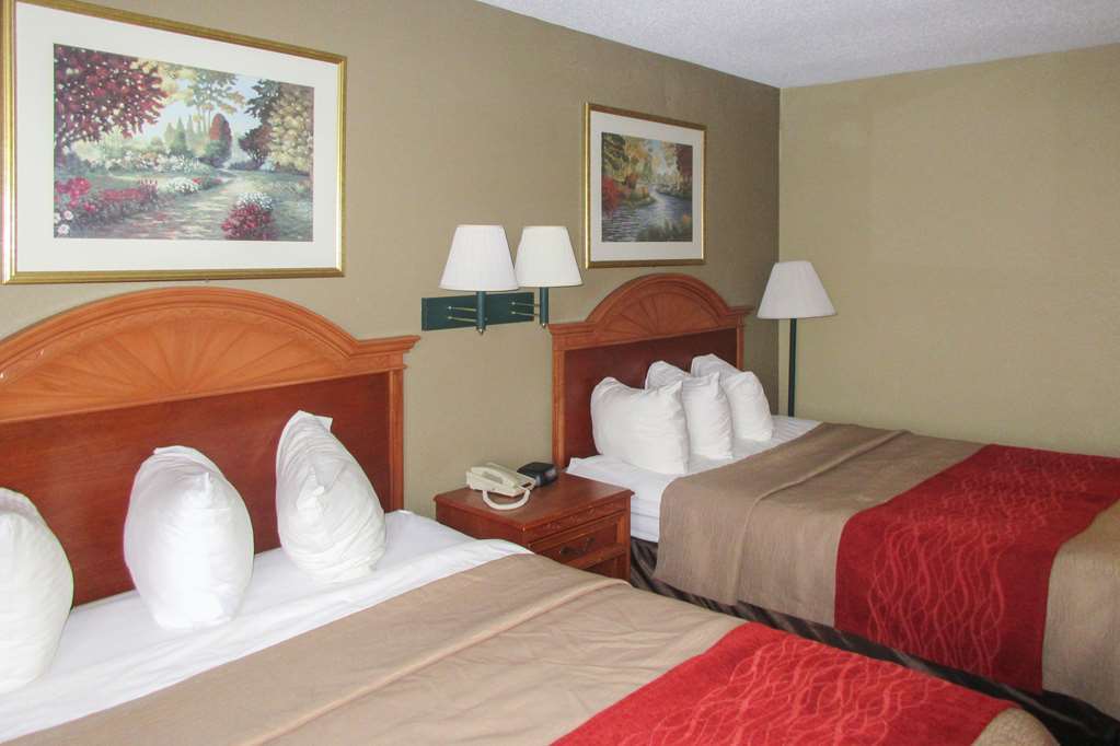 Quality Inn & Suites Ferdinand Bilik gambar