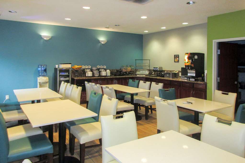 Quality Inn & Suites Ferdinand Restoran gambar